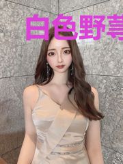 白色野荨麻花