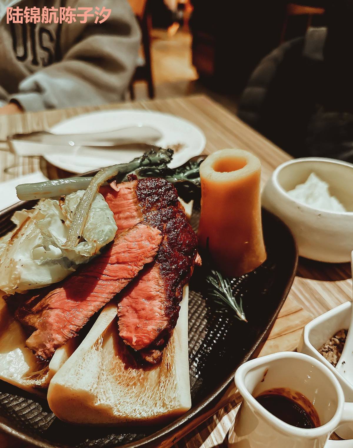 陆锦航陈子汐